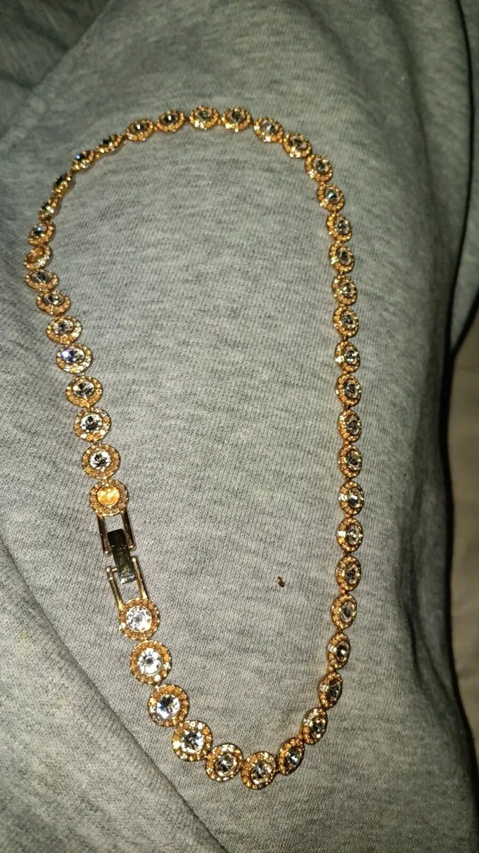 Woman's lovely chain
