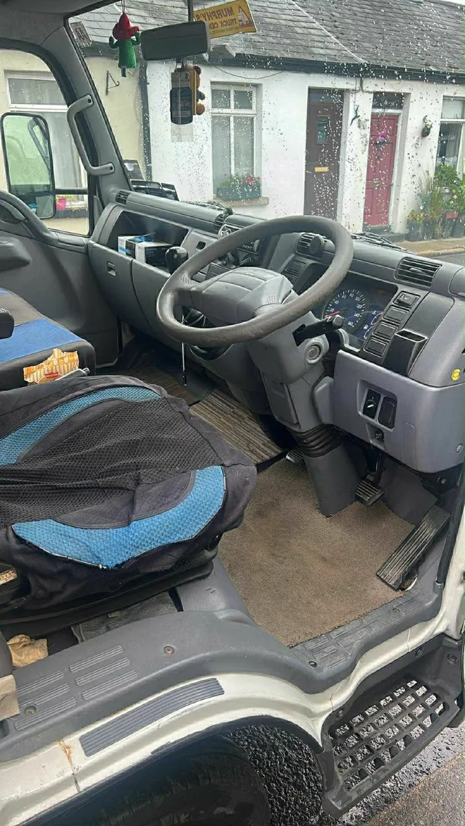 Mitsubishi Canter 2010 - Image 1
