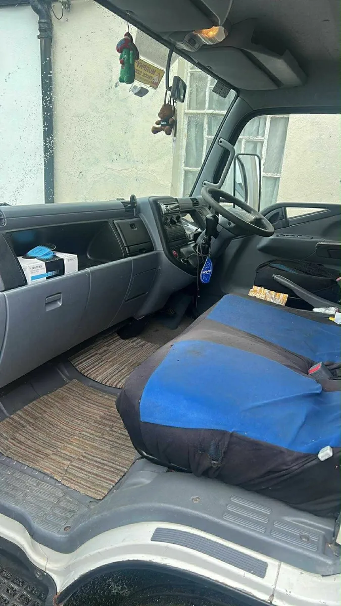 Mitsubishi Canter 2010 - Image 2