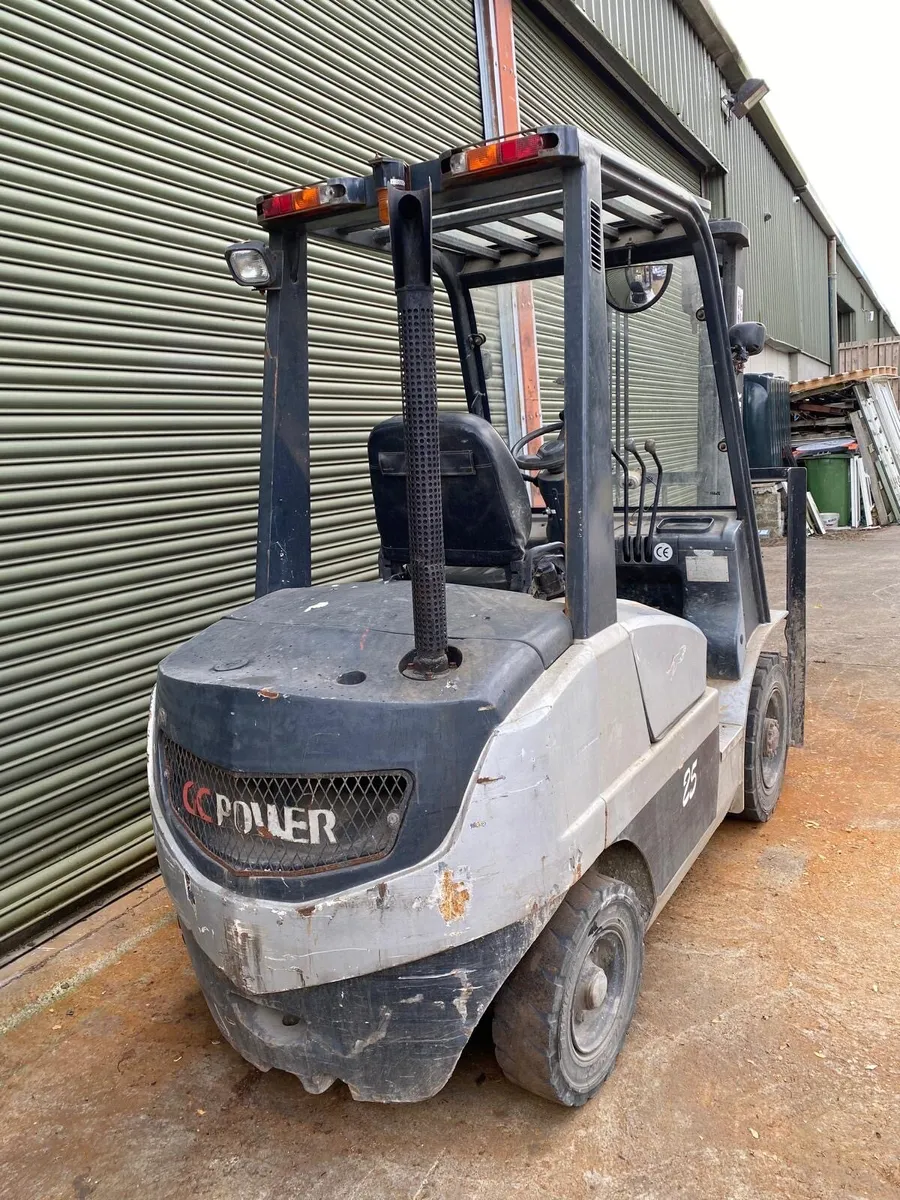 Forklift - Image 2