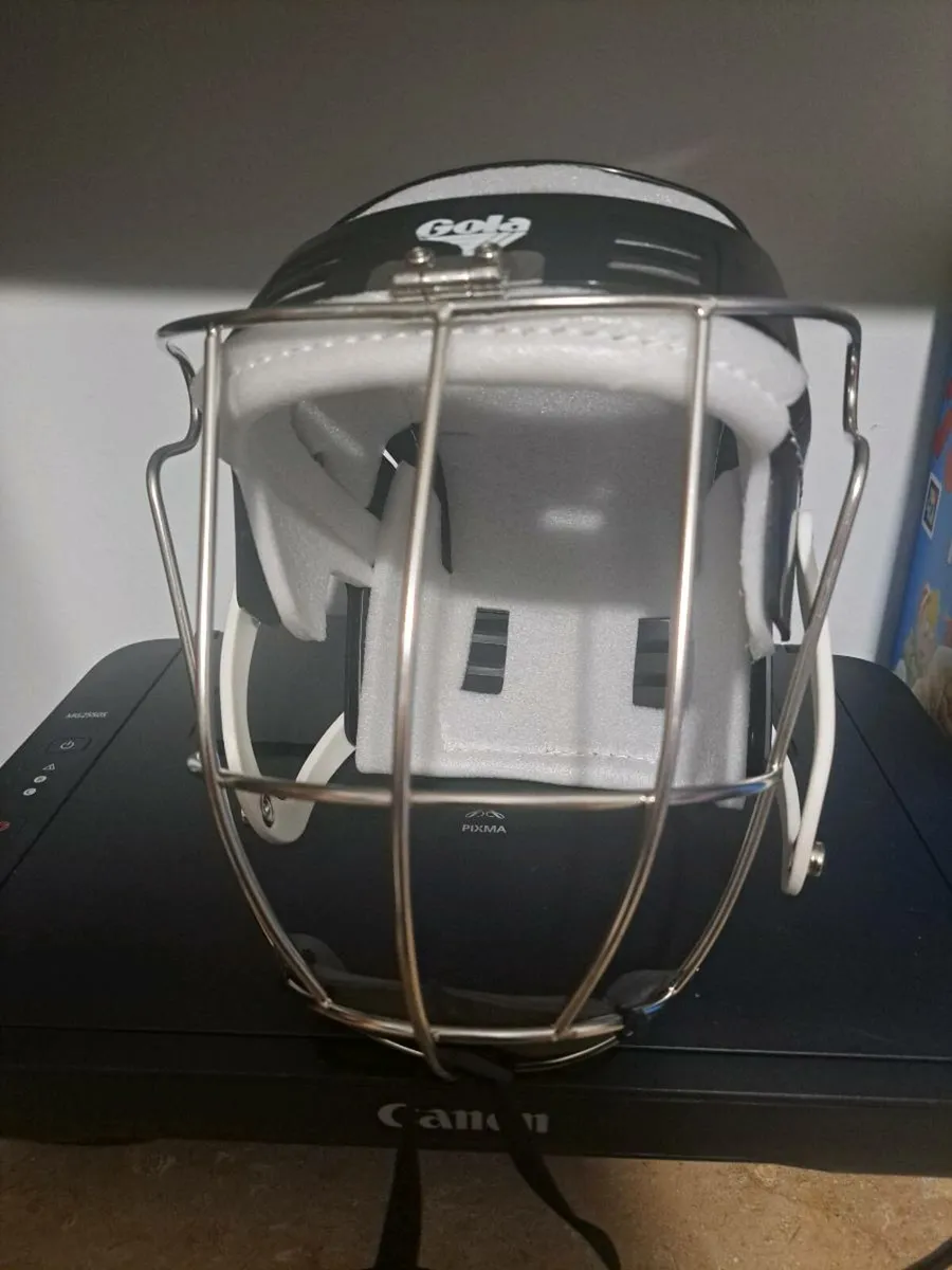 Gola Hurling helmet - Image 2