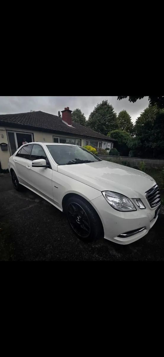 Mercedes-Benz E-Class 2012 - Image 2