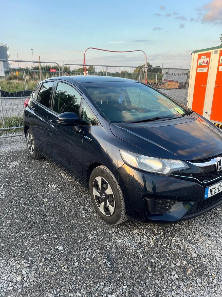 2016 Honda Fit Hybrid - Image 2