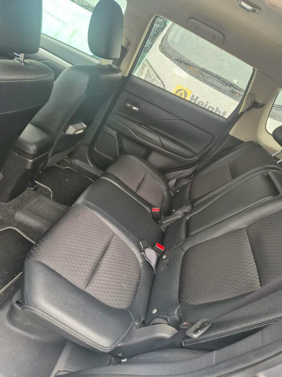 Mitsubishi outlander phev breaking - Image 4