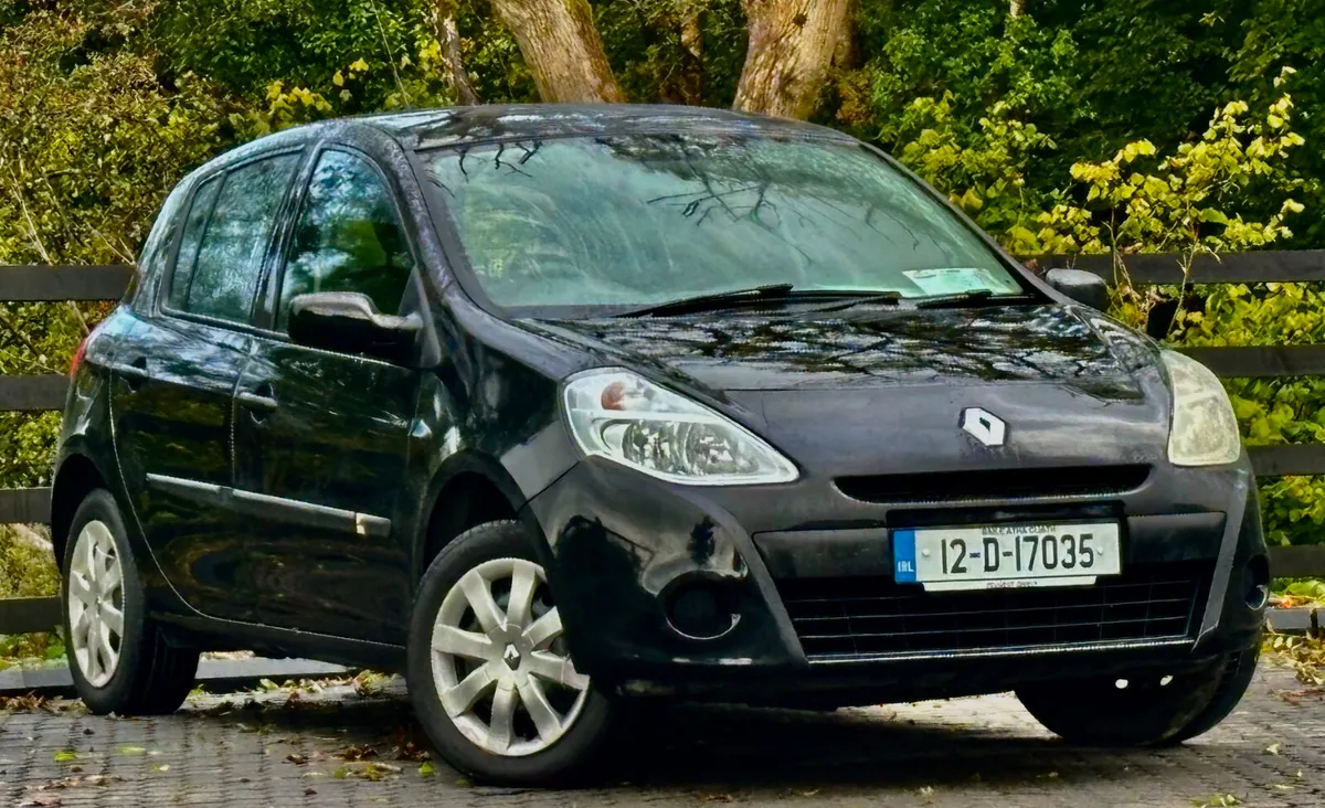 Renault Clio 1.2lr petrol - Image 1