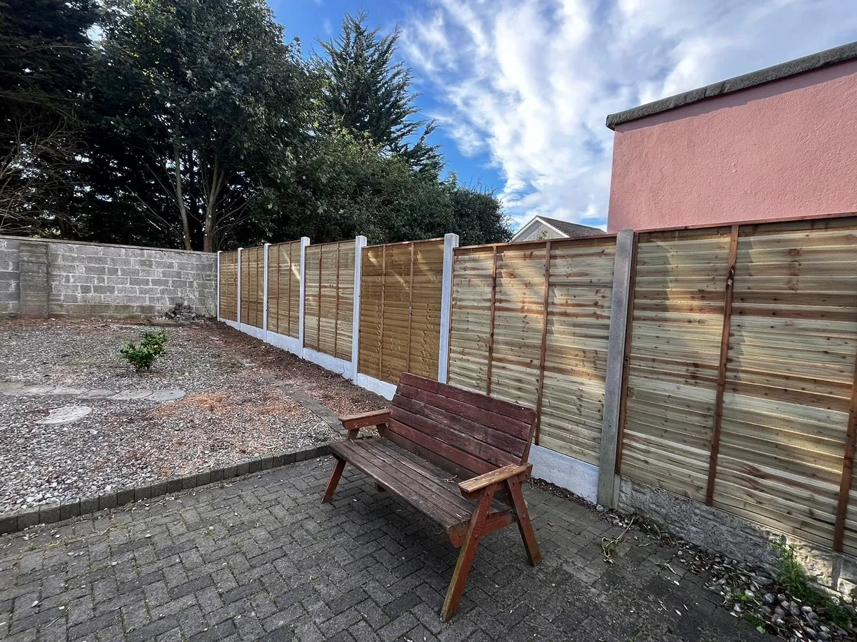 Fence posts, timber panels - Image 3