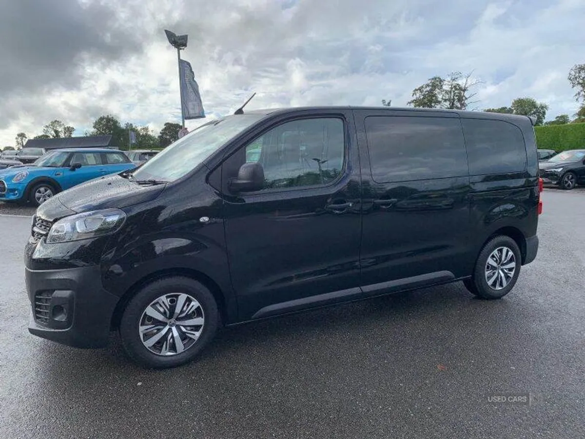 Vauxhall Vivaro Edition M - Image 2