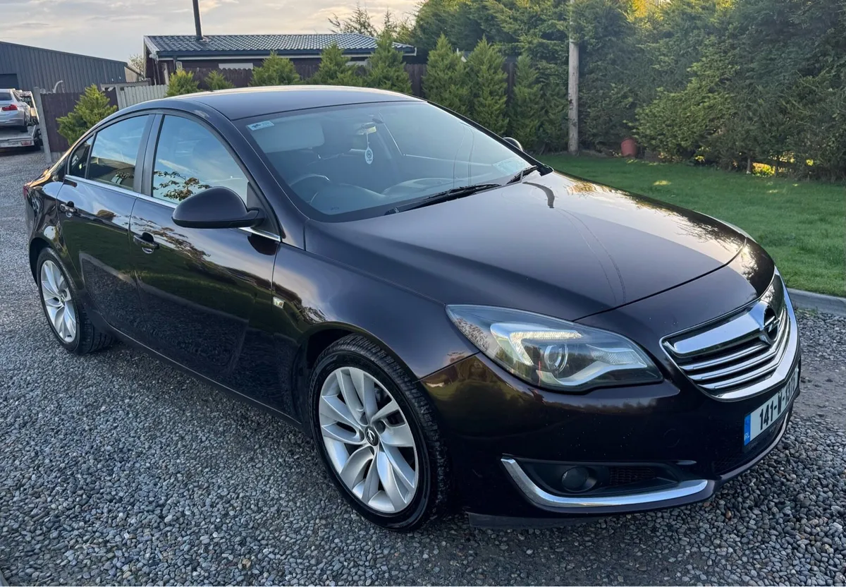 Opel Insignia - Image 1