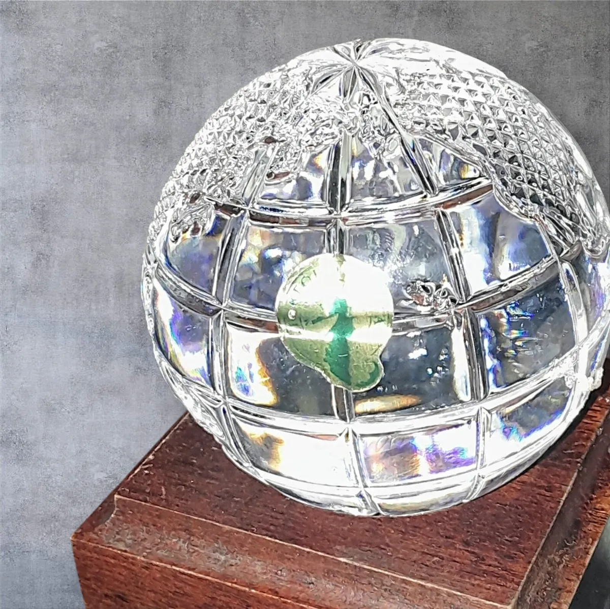 Waterford crystal vintage globe on stand - Image 3