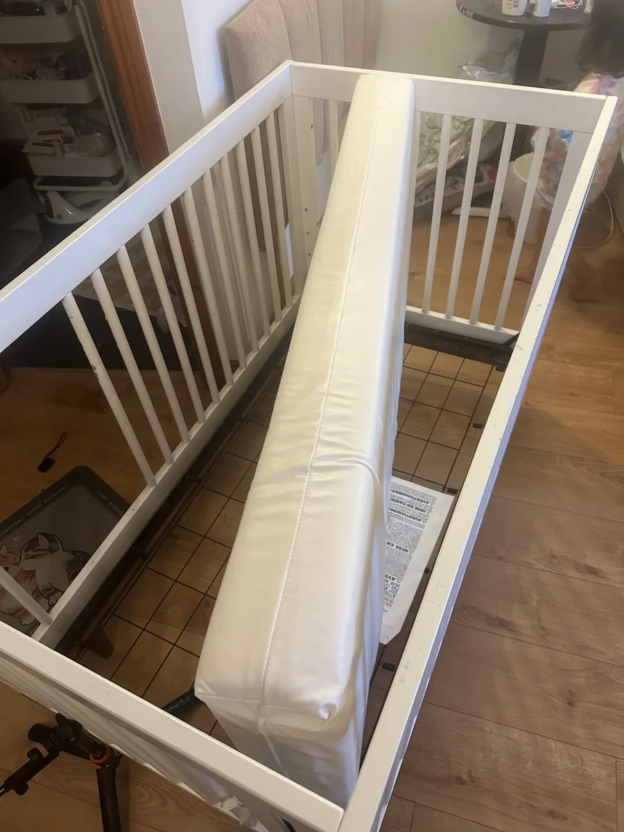 Baby cot - Image 2