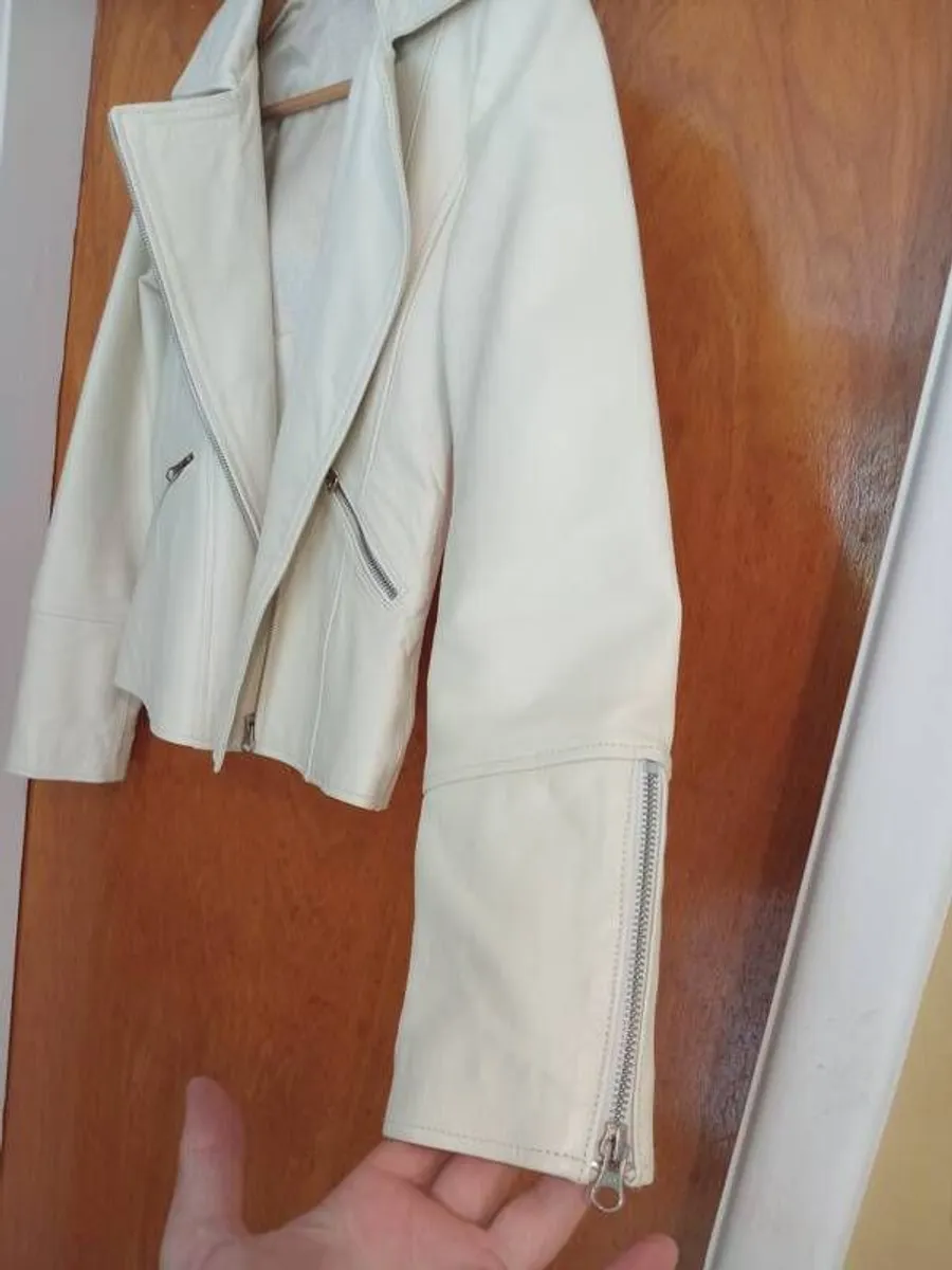 Women's Lambskin Leather Jacket (Handmade, Stylish & Real Soft Leather) - Image 3