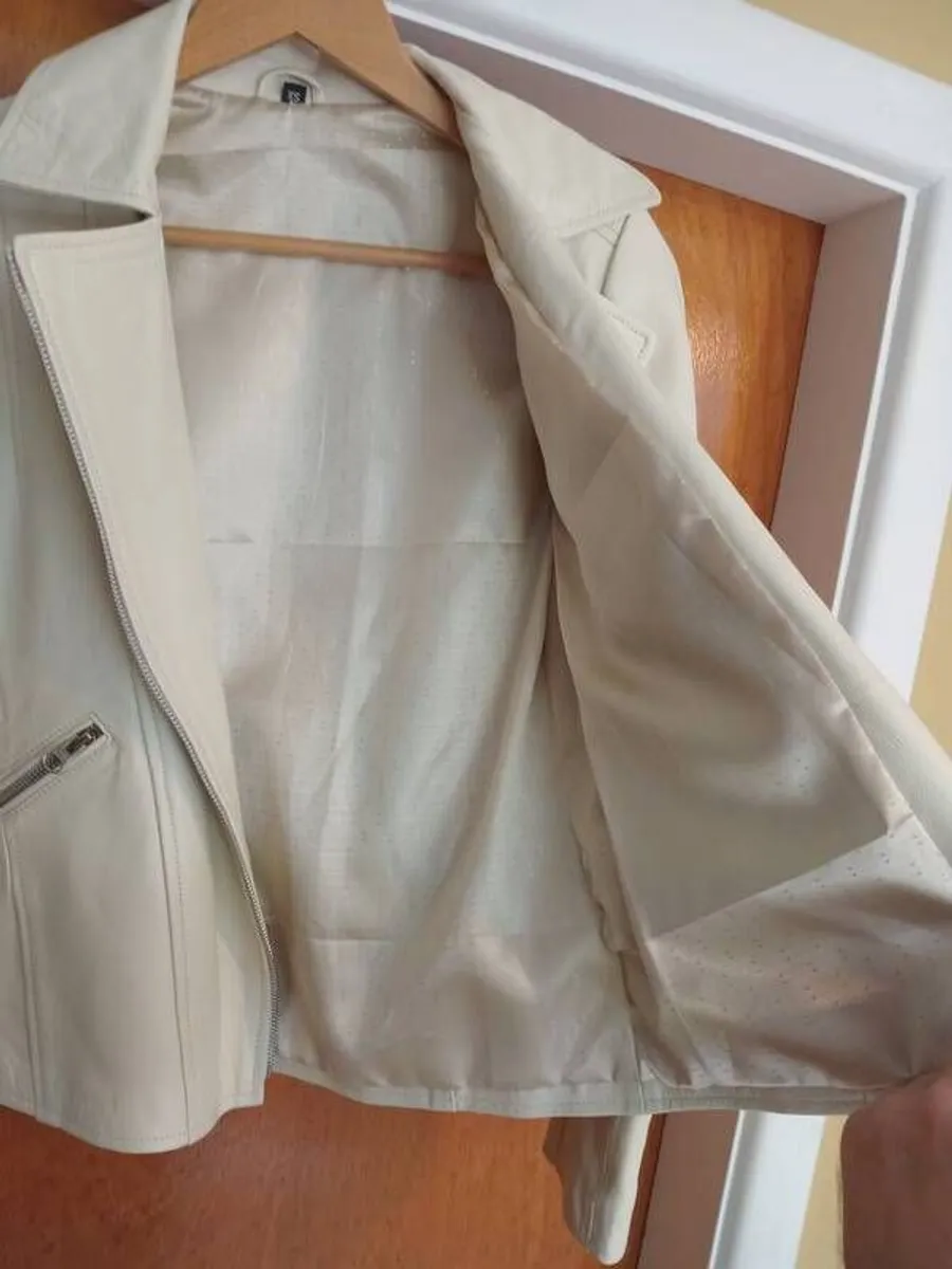 Women's Lambskin Leather Jacket (Handmade, Stylish & Real Soft Leather) - Image 4