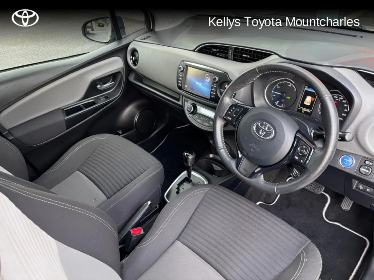 Toyota Yaris YARIS HYBRID 5DR LUNA - Image 2