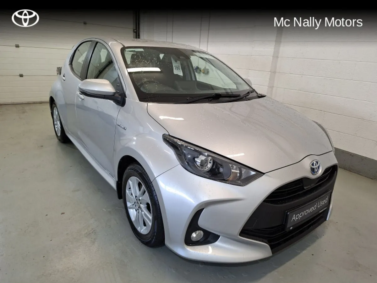 Toyota Yaris HYBRID LUNA - Image 1