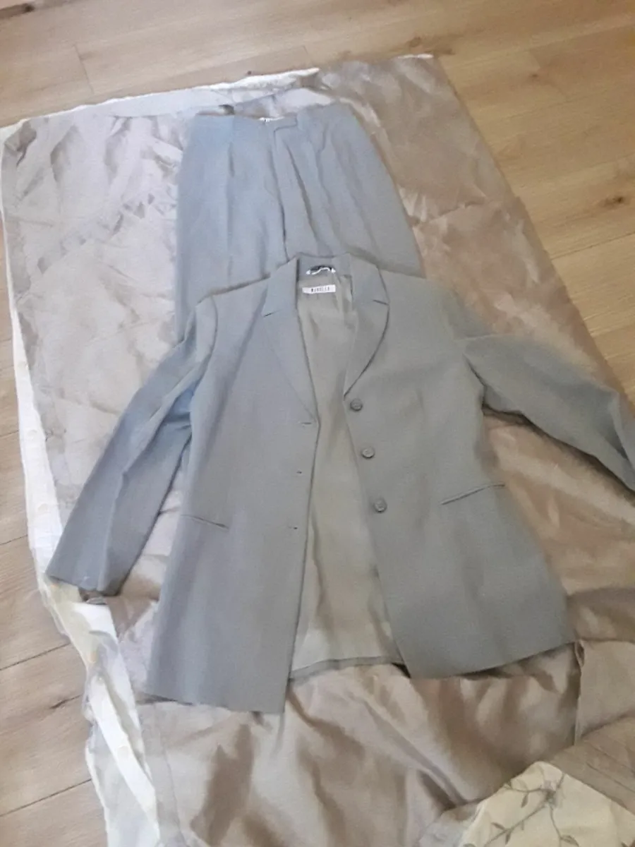 Brand new ladies trouser suit - Image 3
