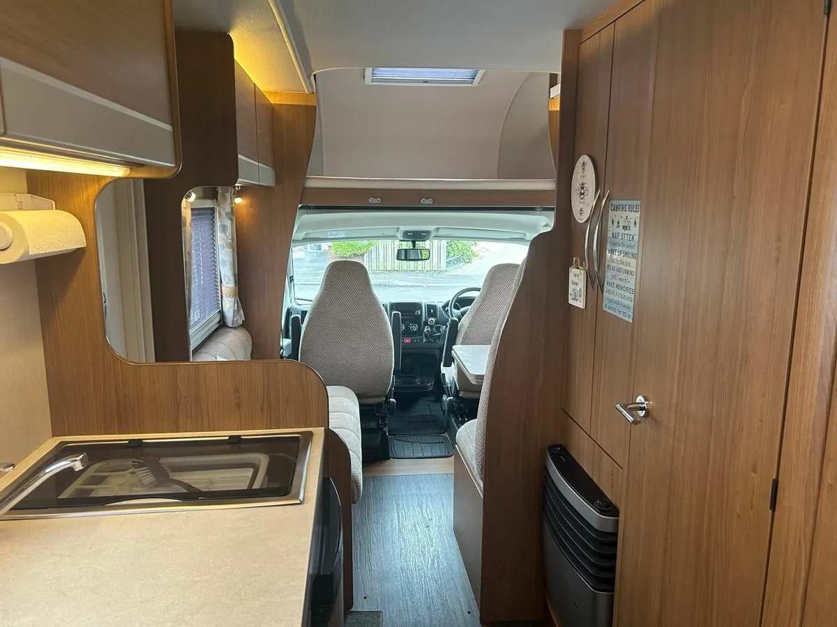 Auto-Trail Tribute T-720 - 6 Berth - End Lounge - Image 3