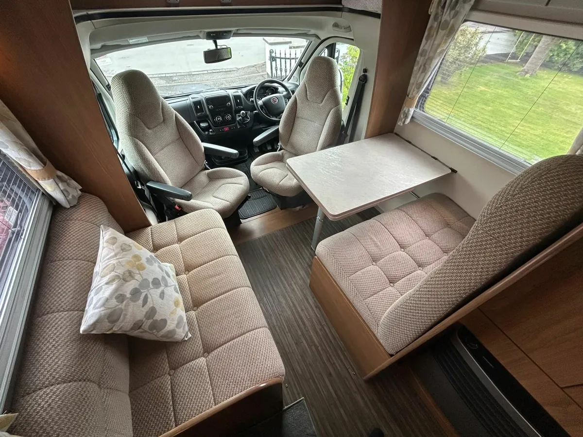 Auto-Trail Tribute T-720 - 6 Berth - End Lounge - Image 4