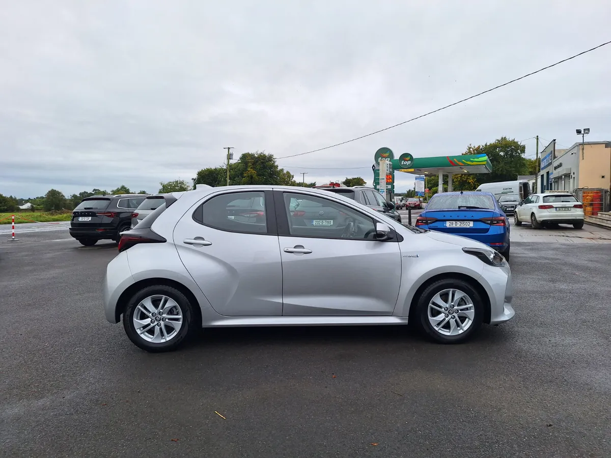 Toyota Yaris 1.5 Automatic Hybrid *High Spec - Image 2