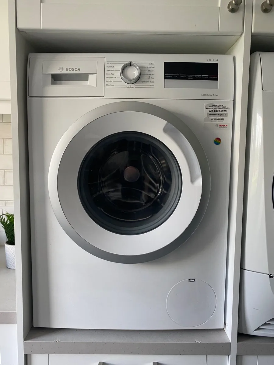 Bosch Series 4 Washing machine - Image 1