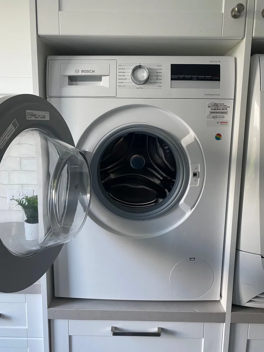 Bosch Series 4 Washing machine - Image 2