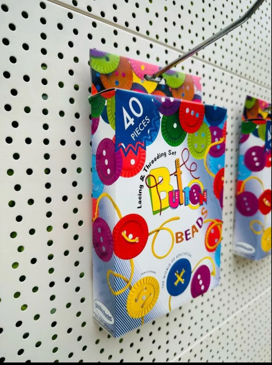 10 METRE / 30ft SHOP PEGBOARD DISPLAY UNIT - Image 3