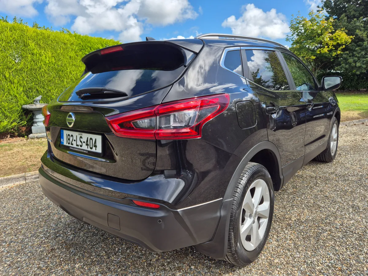 182'NISSAN QASHQAI 1.5 DCI - High spec - Image 4