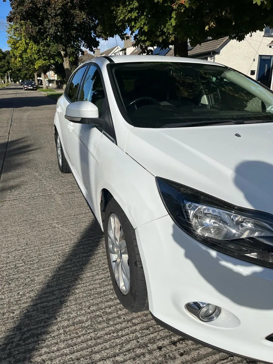 Ford Focus 2014 Ecoboost Titanium Navigator - Image 3