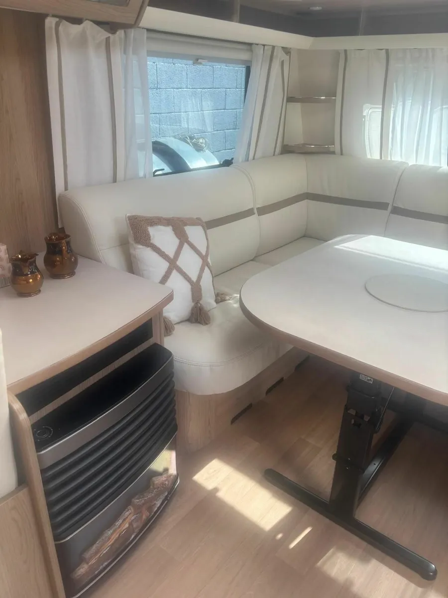 2023 Exquisite Vip Caravan - Image 3