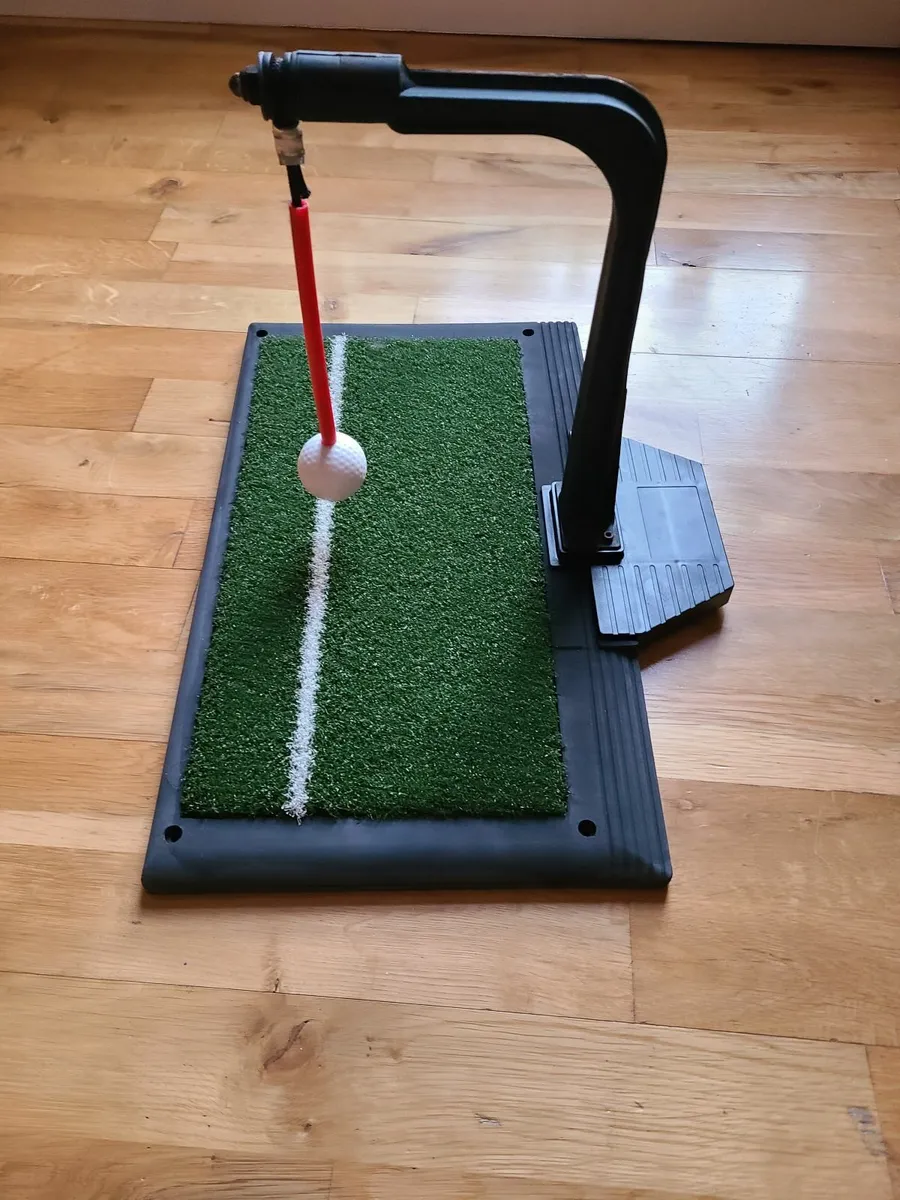 Golf swing trainer - Image 1