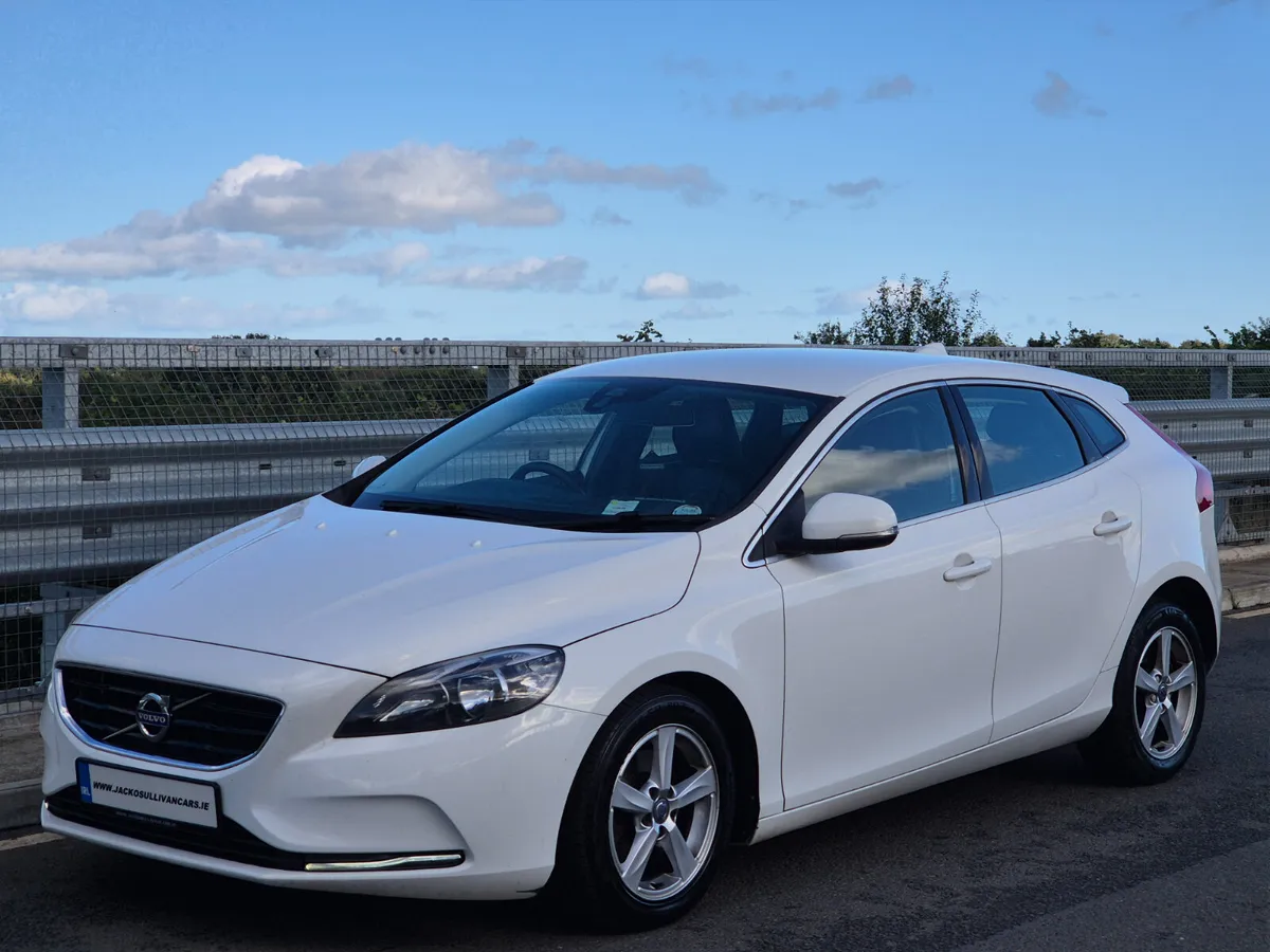 2016'VOLVO V40 2.0 Diesel Nct & TaxTax - Image 3