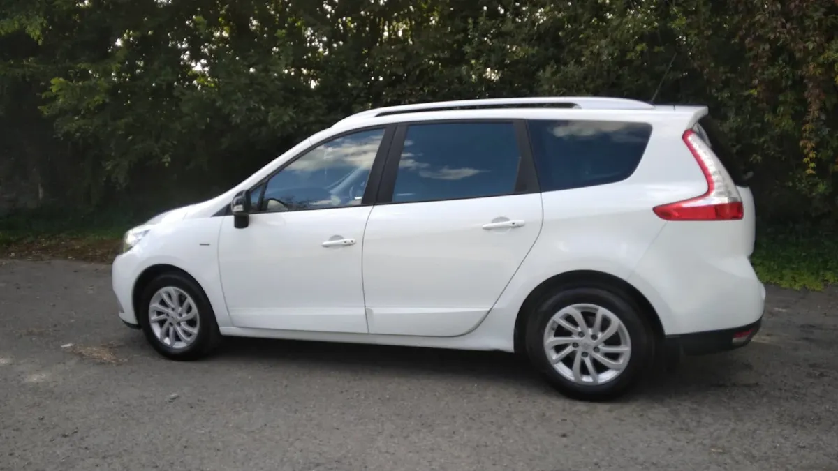 2105 Renault Scenic 7 Seater High Spec. New NCT - Image 2