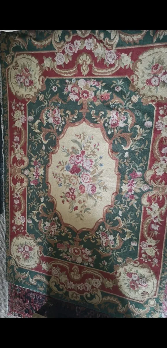 Stunning Handmade Needlepoint Rug - 6' x 4'
