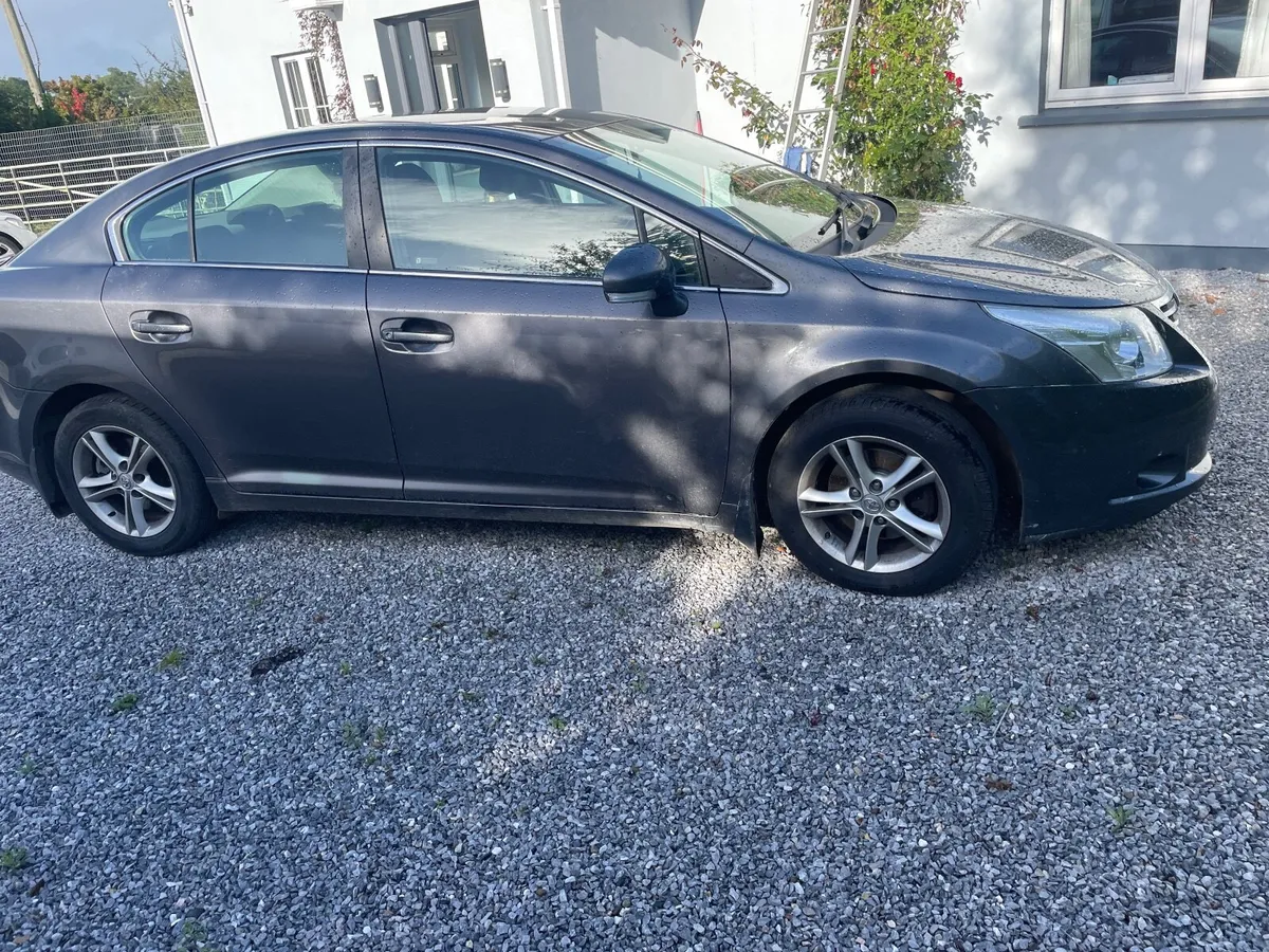 Toyota Avensis 2011 - Image 3