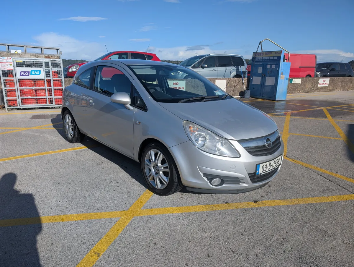 Opel Corsa 2009 - Image 1