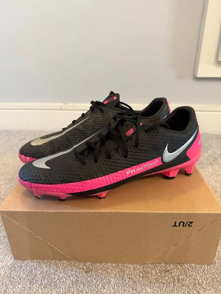 Football boots - Image 1