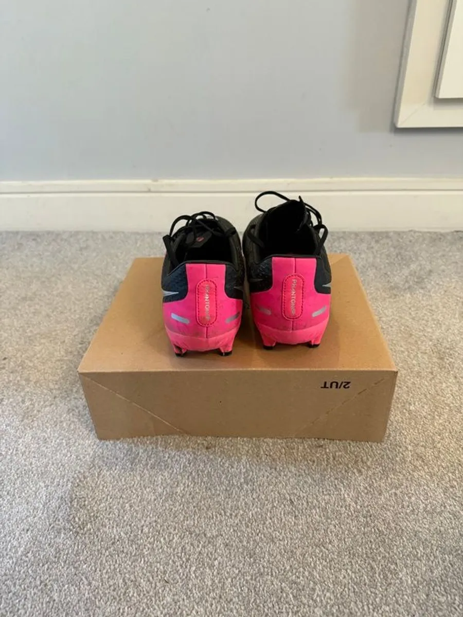 Football boots - Image 4