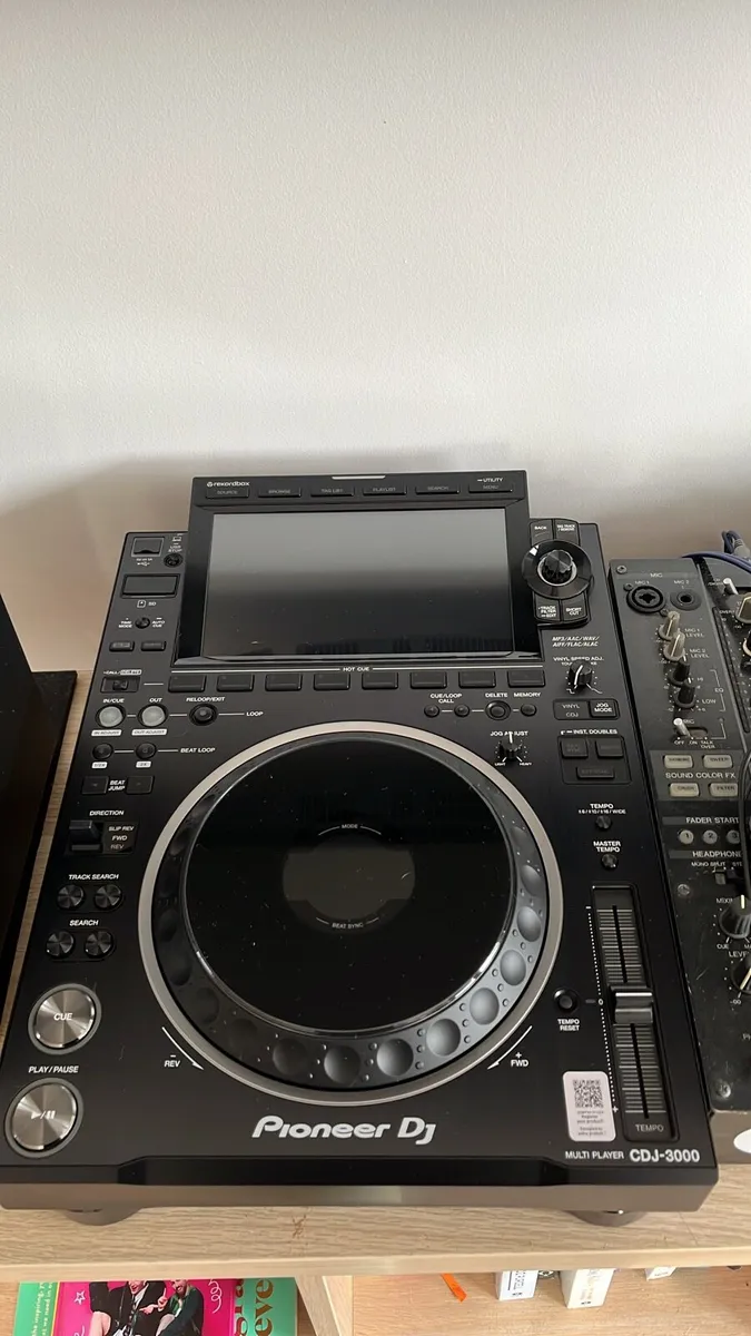 Pioneer CDJ 3000 x 2 - Image 1