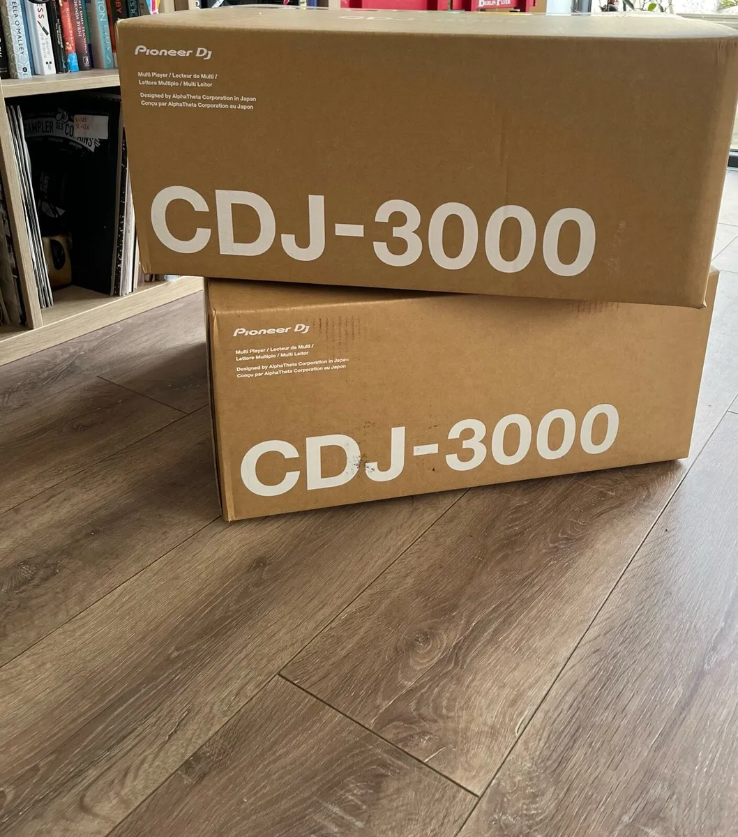 Pioneer CDJ 3000 x 2 - Image 3
