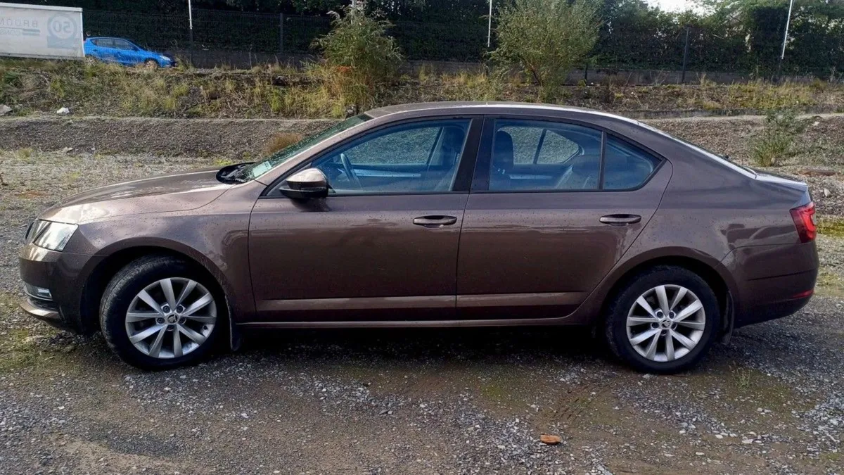 Skoda Octavia Ambition 1.6tdi 115HP - Image 4