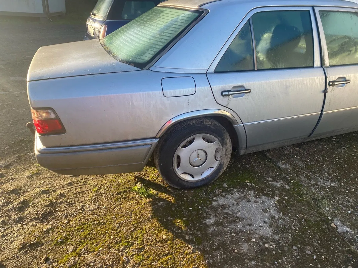 Car - Image 3