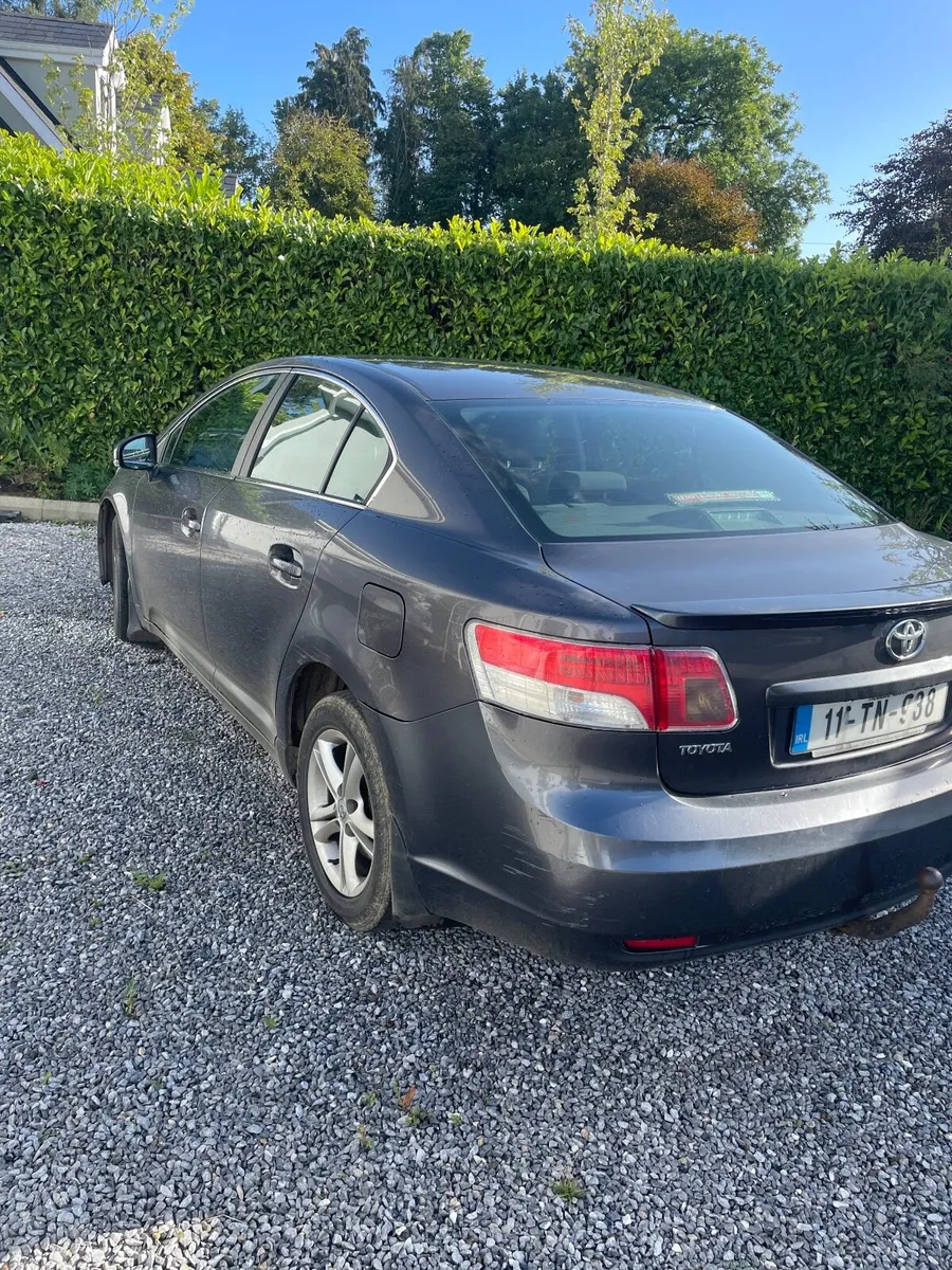 Toyota Avensis 2011 - Image 1