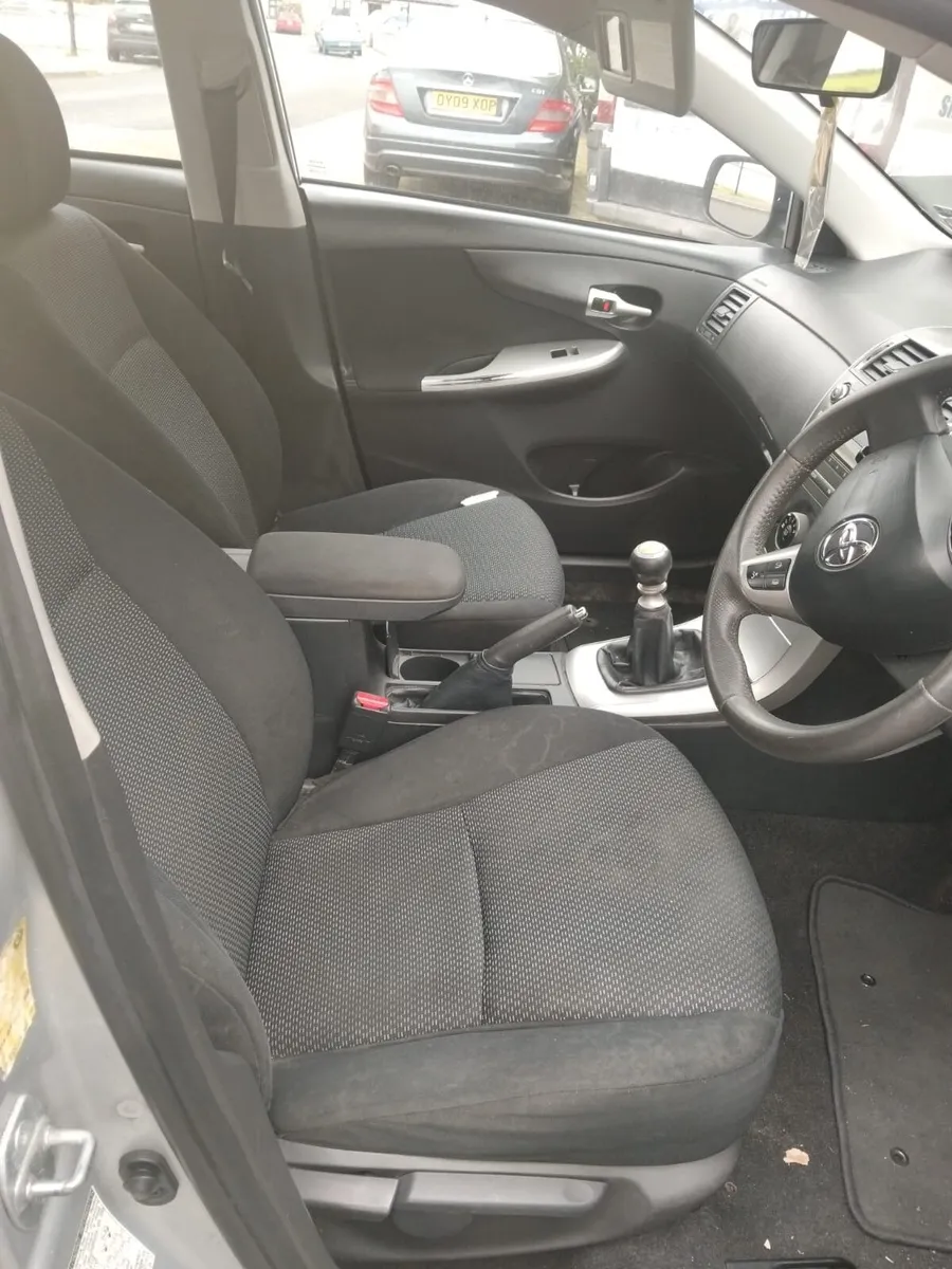 Toyota Corolla 2011 - Image 4