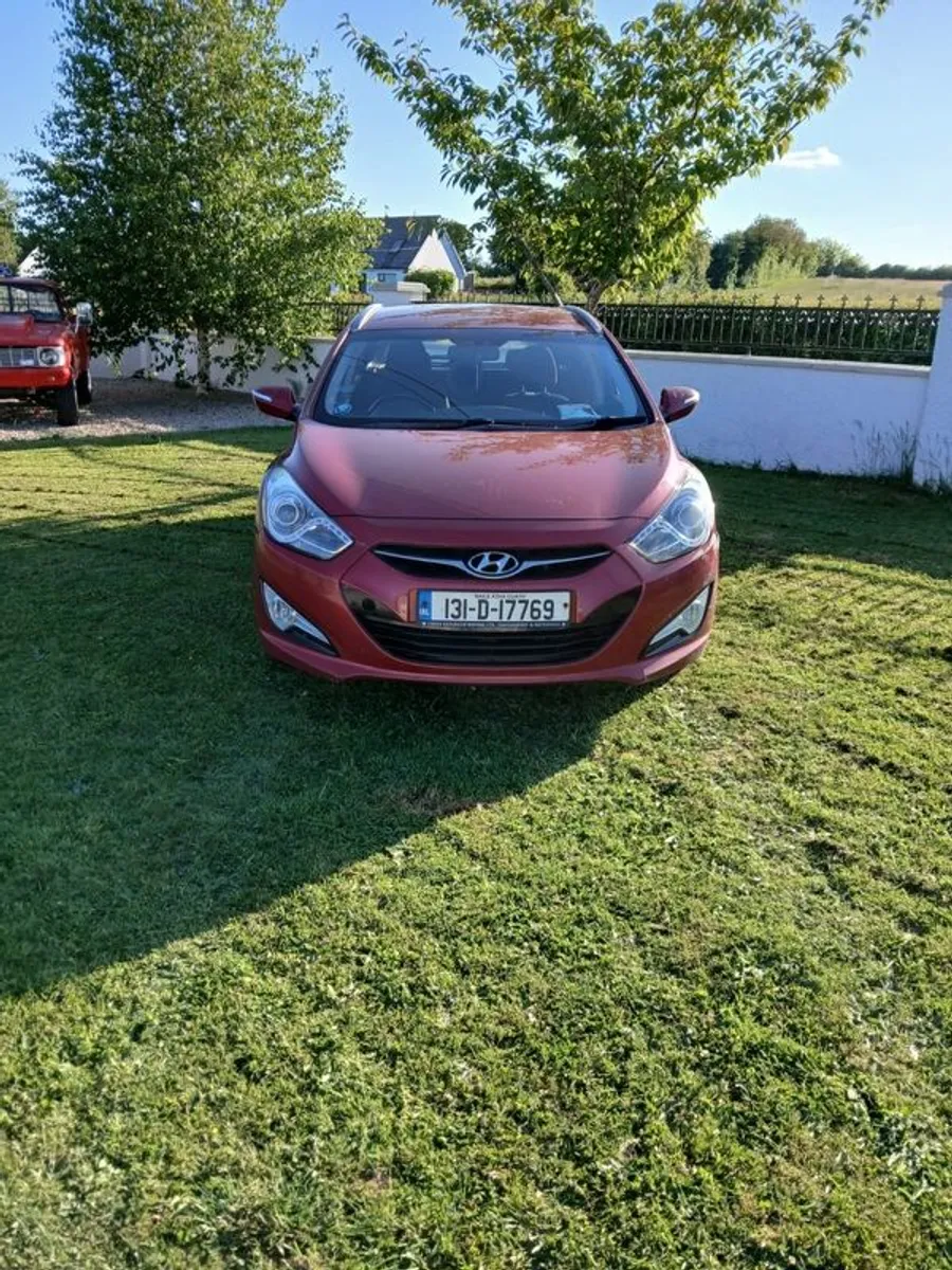 2013 Hyundai I40 Estate Engine Needs Attention - Image 2