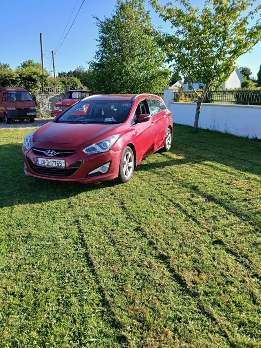 2013 Hyundai I40 Estate Engine Needs Attention - Image 3