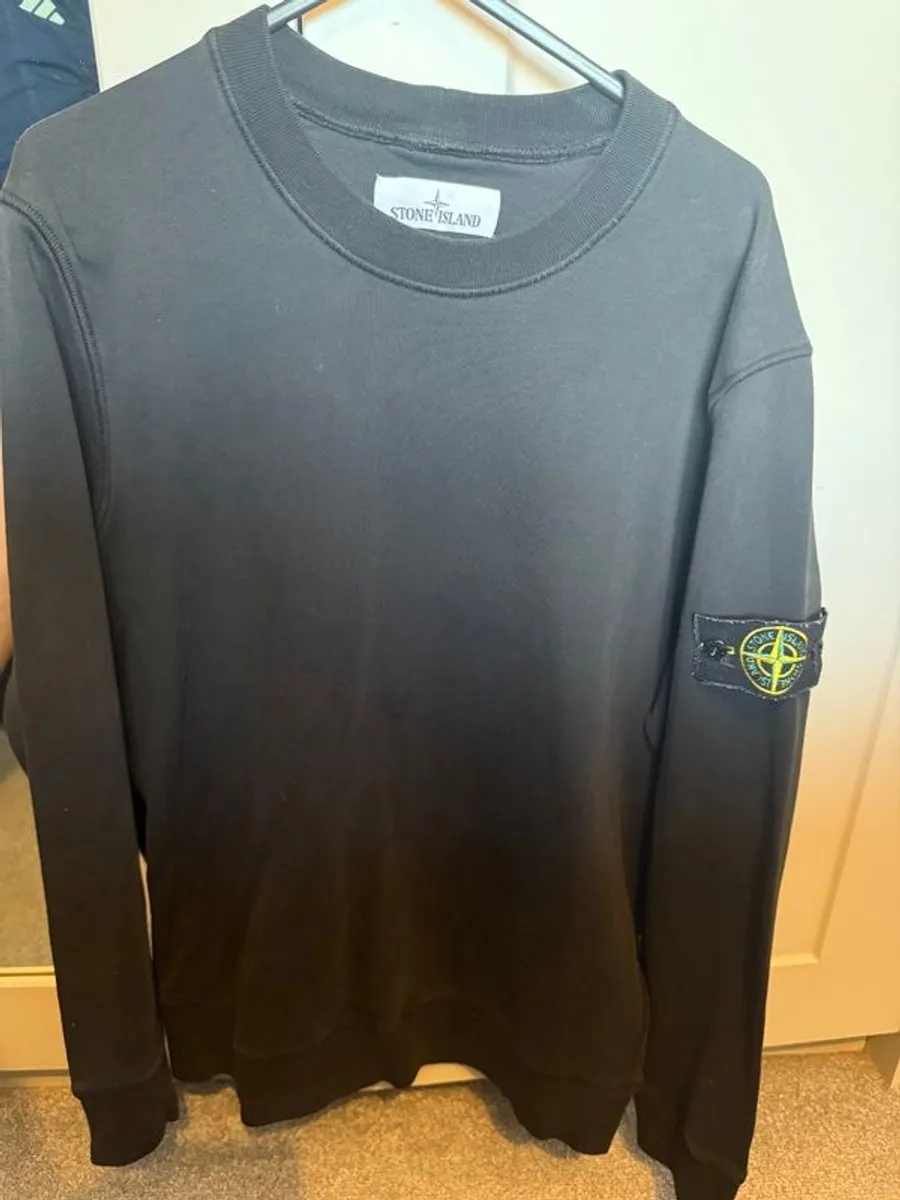 Stone island - Image 1