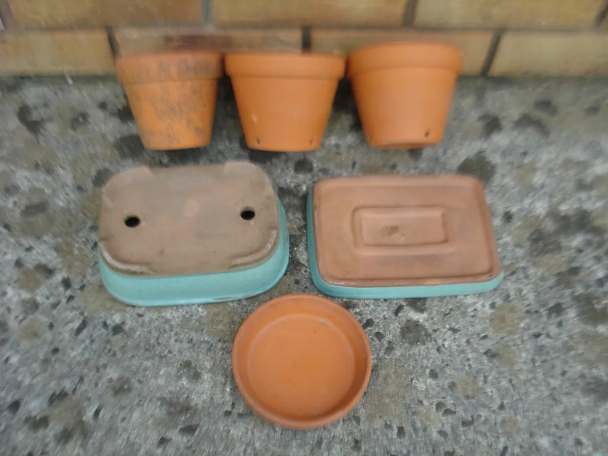 SMALL GARDEN TERRACOTTA POTS, BASE & TROUGHS. - Image 2