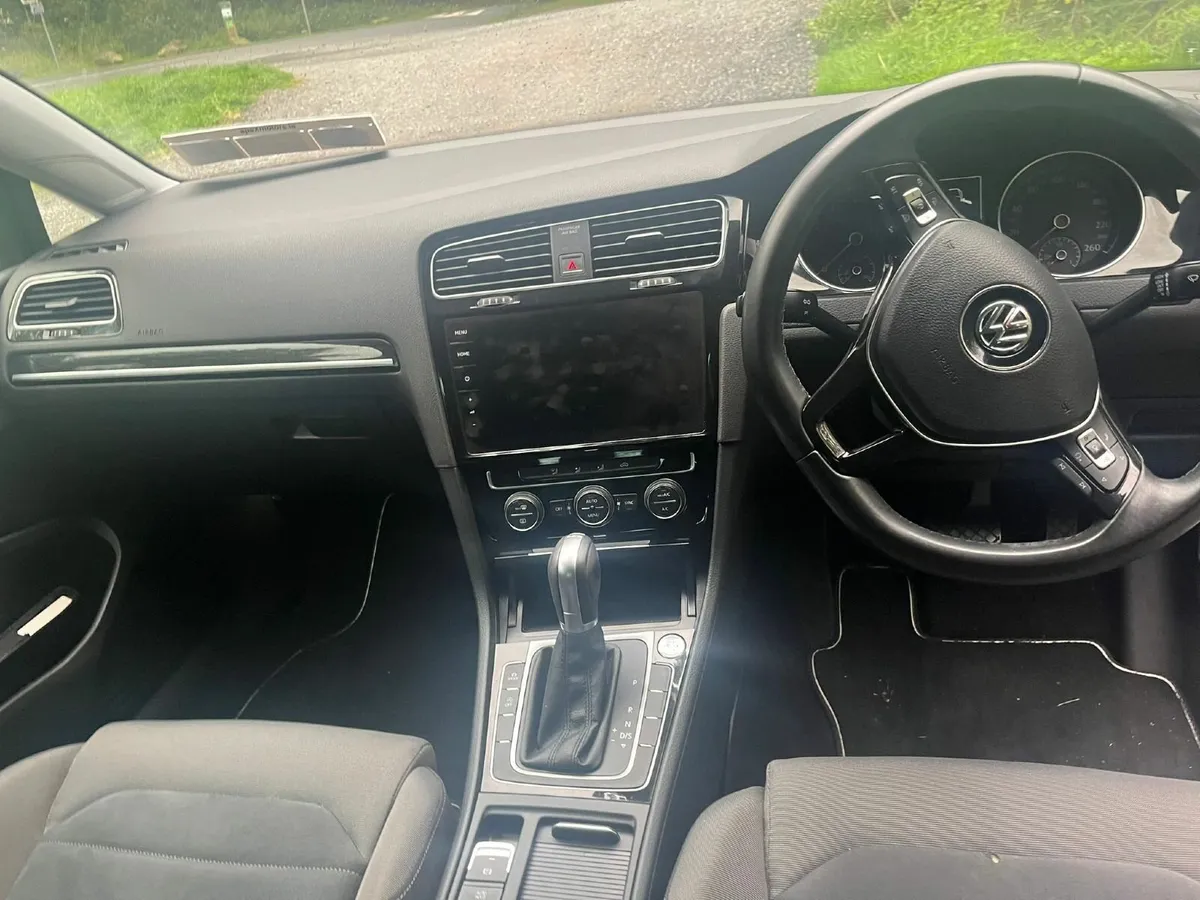 Volkswagen Golf 2017 - Image 2
