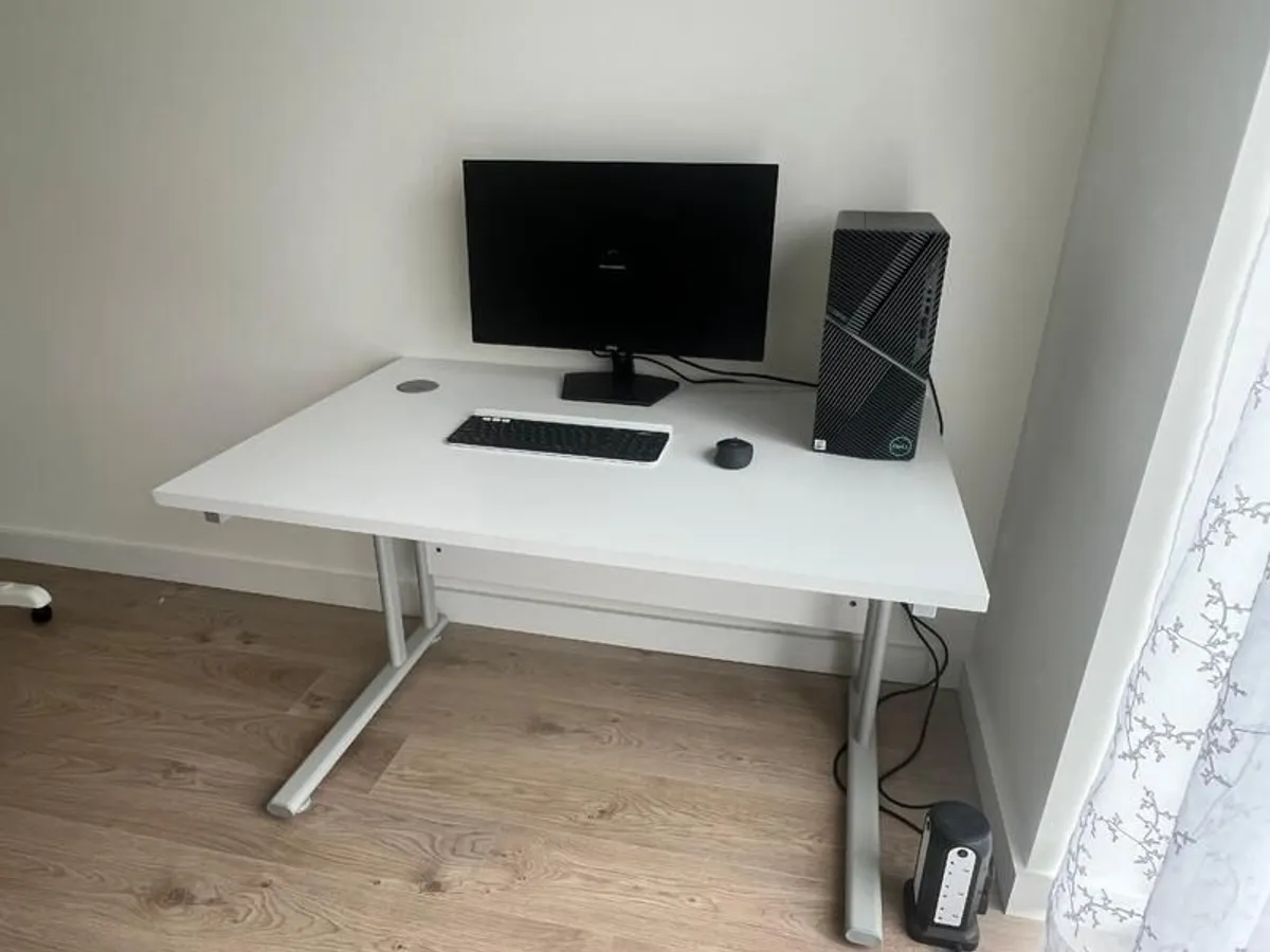 Dell G5 Gaming PC, Sturdy Desk, Dell Monitor (can sell seperately as well) - Image 4