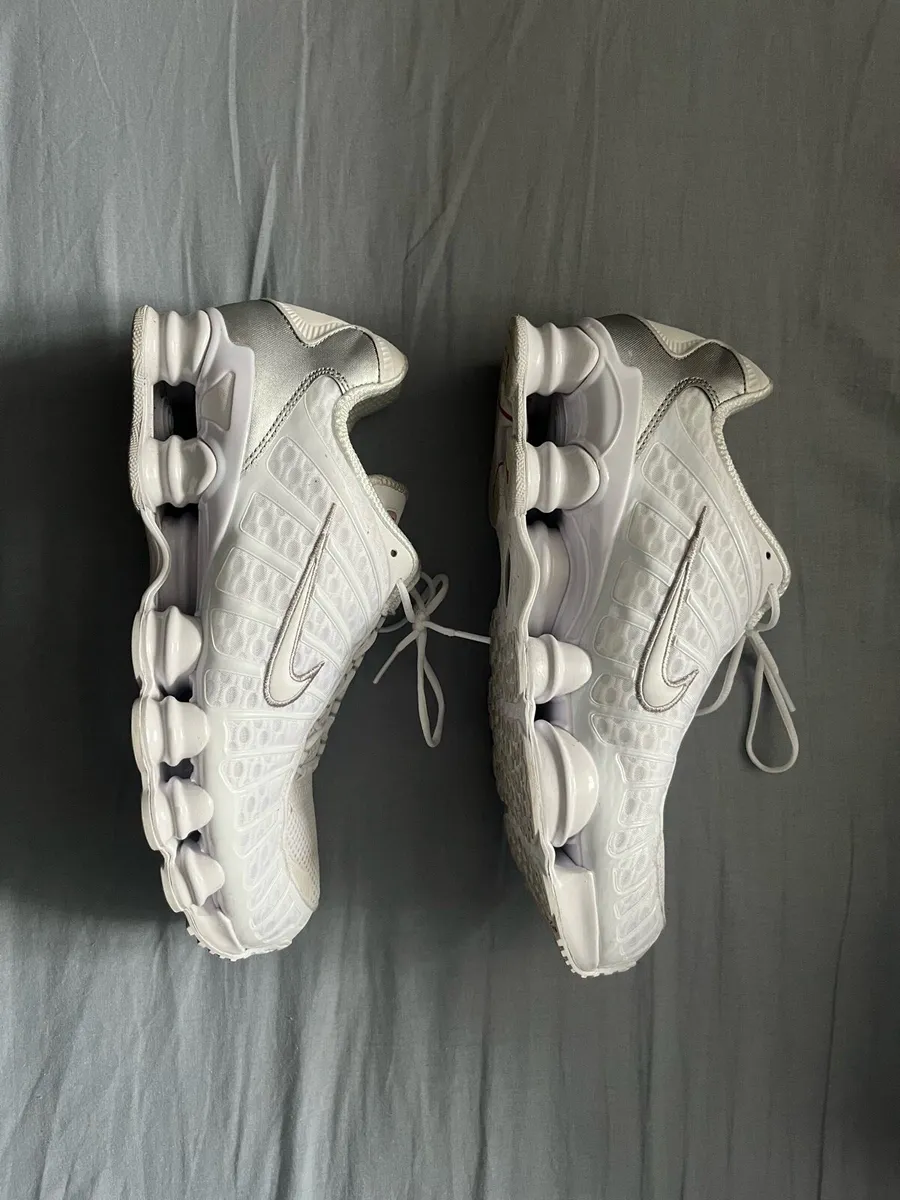 White Nike shox - Image 1