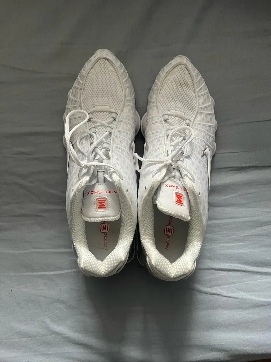 White Nike shox - Image 2